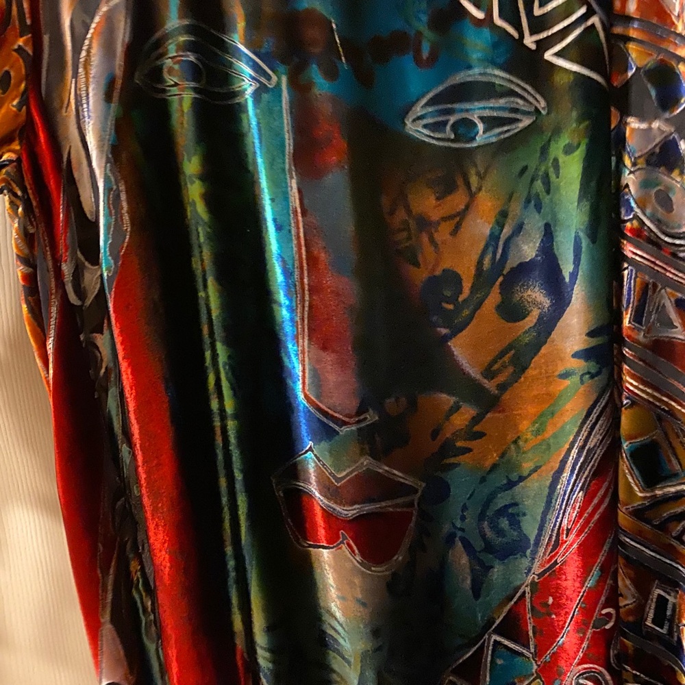 Beautiful duster top. - Picture 2 of 4